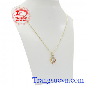 Bộ dây vàng nữ trang nhã mang lại vẻ xinh xắn, nhưng không kém phần nổi bật bắt mắt cho người sử dụng,Bộ dây vàng nữ trang nhã