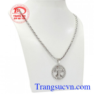 Bộ mặt dây chữ T vàng trắng sẽ đem lại cho phái nam vẻ thu hút và cá tính giúp cho người đeo hấp dẫn người khác giới.