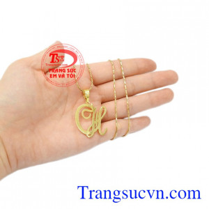 Bộ mặt dây chuyền chữ CH thích hợp làm quà tặng để gắn kết tình yêu thương.
