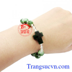 Ngọc cẩm thạch thiên nhiên phù hợp với nhiều lứa tuổi. Chuỗi tay mân côi cẩm thạch đẹp