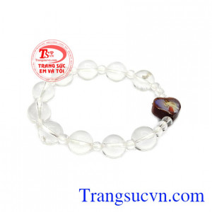 Sản phẩm thích hợp với mọi người, dù người lớn hay trẻ nhỏ. Chuỗi tay mân côi thạch anh trắng