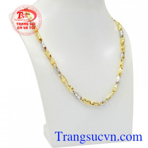 Dây chuyền nam vàng ấn tượng 10k đeo hợp cá tính phái mạnh, mang lại sự mạnh mẽ, sang trọng và đẳng cấp.