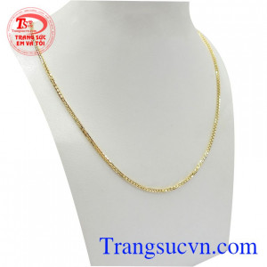 Dây chuyền nam vàng tây phong độ rất được phái mạnh ưa chuộng bởi đường nét thanh mảnh, tinh tế của sản phẩm