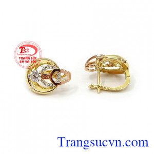 Hoa tai nữ vàng đẳng cấp thời trang đường nét chế tác tinh xảo, sắc nét là món quà tuyệt vời cho người yêu thương những dịp ý nghĩa