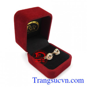 Hoa tai vàng sang trọng tinh tế với công nghệ chế tác 3D mang lại những đường nét tinh xảo, độc đáo và thời thượng cho người đeo