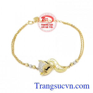 Lắc tay nữ hồ ly cá tính món quà tặng vô cùng đáng yêu dành tặng cho người thân yêu của bạn với thiết kế đẹp mắt từ vàng 10k.