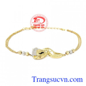 Lắc tay nữ hồ ly cá tính Korea là phụ kiện nữ tính không thể thiếu cho các bạn gái.