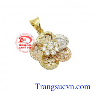 Mặt dây nhập khẩu phù hợp với nhiều loại dây chuyền khác nhau,Mặt dây hoa vàng đẳng cấp