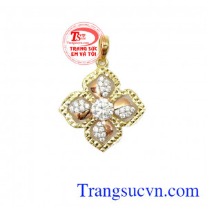 Mặt dây hoa vàng nữ đẹp là sản phẩm được nhập khẩu hoàn toàn từ Hàn Quốc,Mặt dây hoa vàng nữ đẹp