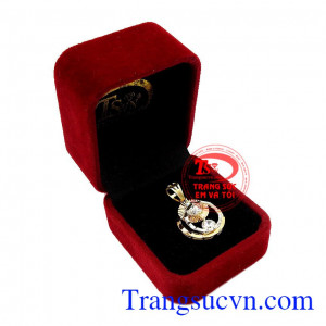 Mặt dây hoa vàng nữ tinh tế