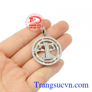 Mặt dây nam chữ T vàng trắng đẳng cấp.