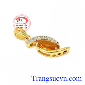 Mặt dây nữ Citrine chất lượng mang lại nét thanh lịch, quyến rũ cho phái nữ.