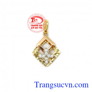 Mặt dây nữ nhỏ xinh 18k là sản phẩm được nhiều khách hàng nữ ưa chuộng, với kiểu dáng thời trang xinh xắn,Mặt dây nữ nhỏ xinh 18k