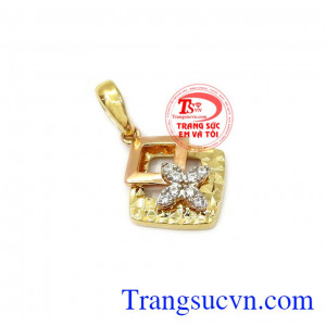 Mặt dây dễ dàng kết hợp với nhiều loại dây chuyền, nhiều loại trang phục khác nhau,Mặt dây nữ nhỏ xinh 18k