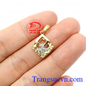 Trang sức Em và Tôi nhận thiết kế sản phẩm vàng theo yêu cầu của từng khách hàng,Mặt dây nữ nhỏ xinh 18k