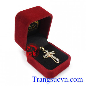 Mặt thánh giá vàng bình an 18k thương hiệu Em Và Tôi uy tín, chất lượng, giao hàng nhanh trên toàn quốc, thanh toán an toàn