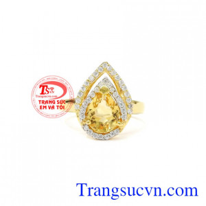Nhẫn nữ đá thạch anh vàng đẹp thiên nhiên tôn lên vẻ đẹp quý phái, quyền quý cho phái đẹp.
