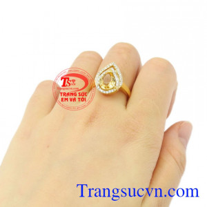 Nhẫn nữ đá thạch anh vàng đẹp chất lượng.