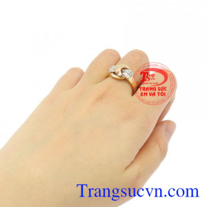 Nhẫn nữ vàng thời thượng bảo hành 12 tháng.