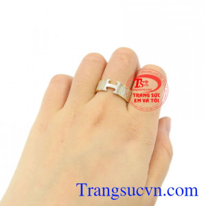 Nhẫn vàng chữ H chất lượng vàng 18k.