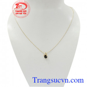 Bộ dây saphir hoàng gia tôn lên vẻ đẹp sang trọng, đẳng cấp của phái đẹp