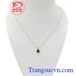 Bộ dây saphir quyền quý mang đến vẻ đẹp thanh lịch sang trọng của phụ nữ Á Đông