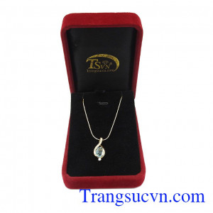 Đá topaz thiên nhiên đem đến nguồn năng lượng tốt mang đến nhiều may mắn, vui vẻ cho người đeo