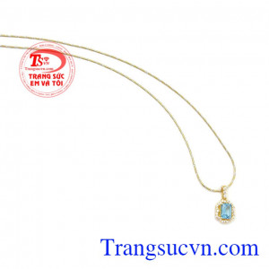 Mặt dây topaz hoàng ngọc tôn lên vẻ đẹp sang trọng, rạng ngời cho phái đẹp