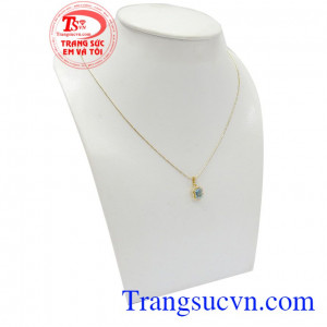 Bộ dây topaz hoàng ngọc được kết hợp hài hòa, sang trọng giữa mặt dây topaz đá quý cùng dây chuyền vàng Italy