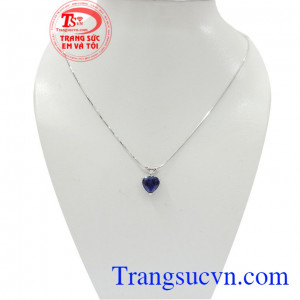 Bộ dây trái tim sang trọng là vũ khí bí mật của phái đẹp, tôn lên vẻ đẹp sang trọng, xinh xắn của bạn nữ