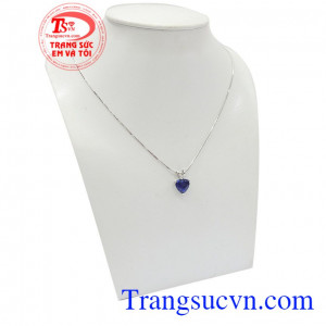 Bộ dây trái tim sang trọng là món quà ý nghĩa dành tặng bạn nữ