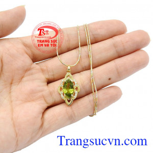 Mặt dây Peridot thích hợp với người mệnh Mộc và mệnh Hỏa,Bộ mặt dây Peridot nữ tính