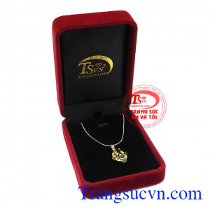 Trang sức Em và Tôi nhận thiết kế các sản phẩm trang sức 3D theo yêu cầu của từng khách hàng,Bộ mặt dây Peridot nữ tính