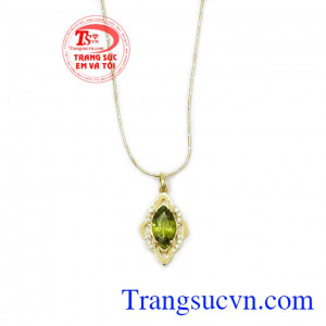 Sản phẩm kết hợp cùng vàng tây mang đến vẻ đẹp nữ tính và dịu dàng cho phái nữ,Bộ mặt dây Peridot nữ tính