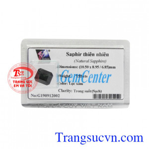 Đá Sapphire ép vỉ thiên nhiên có màu lục xám huyền bí và đầy cuốn hút.