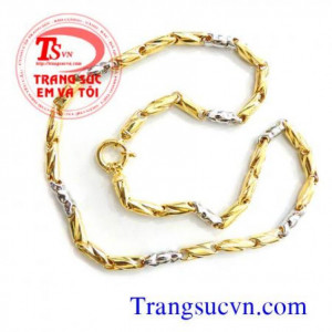 Dây chuyền nam vàng 10k nam tính mạnh mẽ và thời trang hợp với mọi lứa tuổi chất liệu vàng đảm bảo chất lượng tiêu chuẩn quốc tế,đeo cùng mặt dây rất hợp thời trang