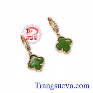 Sản phẩm được bọc vàng mang lại vẻ sang trọng quý phái cho phái đẹp,Hoa tai nữ vàng ngọc Nephrite