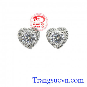 Hoa tai trái tim đẹp là sản phẩm vàng 10k được sản xuất theo dây chuyền công nghệ mới của Hàn Quốc