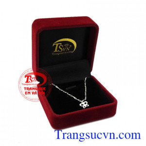 Sản phẩm thích hợp làm quà tặng cho người thân và bạn bè. Lắc chân bạc xinh đẹp.