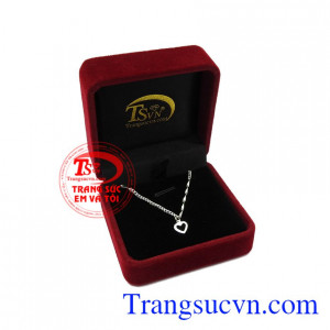 Sản phẩm thích hợp làm quà tặng cho người thân và bạn bè. Lắc chân bạc yêu thương