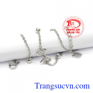 Sản phẩm thích hợp với nhiều độ tuổi, phù hợp làm quà tặng trong những dịp sinh nhật, kỷ niệm. Lắc chân vàng nhỏ xinh