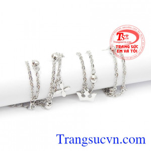 Sản phẩm chế tác vàng 10k sáng bóng, bền đẹp. Lắc chân vàng trắng duyên dáng