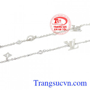 Sản phẩm thích hợp với nhiều lứa tuổi, nhiều kiểu trang phục. Lắc chân vàng trắng đẹp