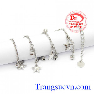 Sản phẩm chế tác từ vàng tây 10 bền đẹp, sáng bóng. Lắc chân vàng trắng thời trang