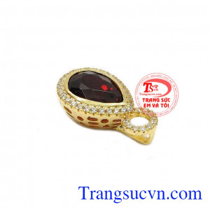 Đá granat thiên nhiên là loại đá dành cho người sinh tháng 1,Mặt dây granat quý phái