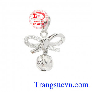 Mặt dây nơ vàng trắng là sản phẩm đẹp được thiết kế 3D sang trọng, sắc nét