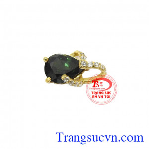 Đá saphir thiên nhiên mang lại tinh thần minh mẫn, may mắn cho người sở hữu