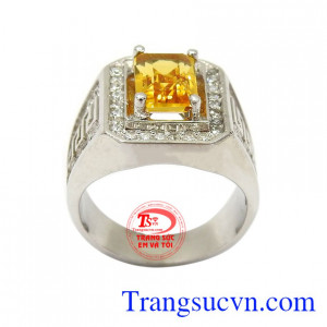 Nhẫn bạc nam thạch anh vàng cá tính phù hợp nhiều phong cách thời trang khác nhau, mang lại sự sang trọng, thời trang và đẳng cấp