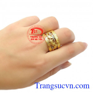 Sản phẩm thích hợp làm quà tặng cho nam giới để làm tăng sự nổi bật, vẻ nam tính và khẳng định đẳng cấp cho phái mạnh,Nhẫn nam chạm khắc rồng