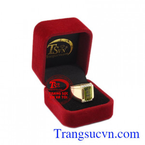Nhẫn nam vàng peridot đẹp tinh tế.